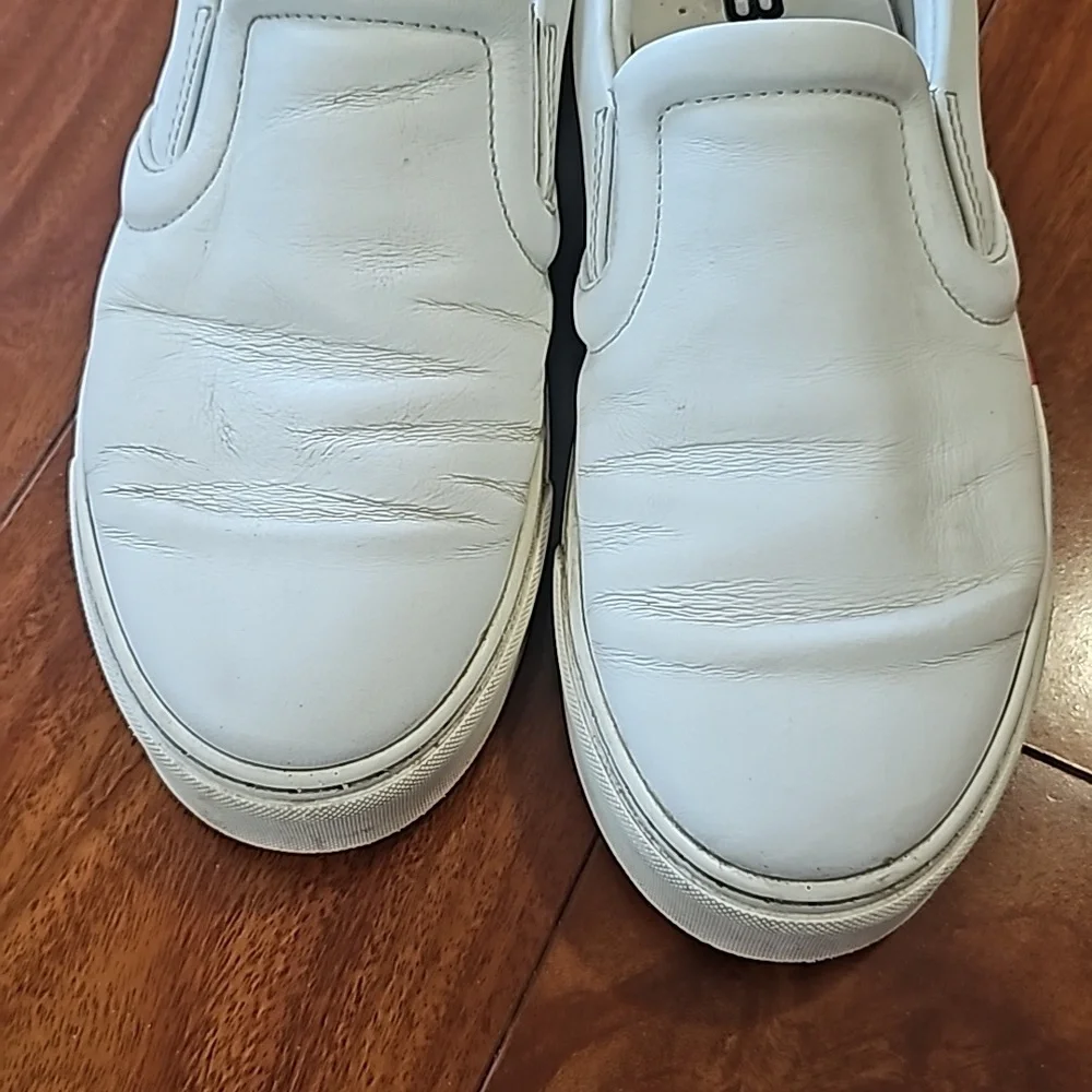 Burberry Women's White Leather Slip On Sz 37 1/2 or Size 7 - Picture 4 of 13